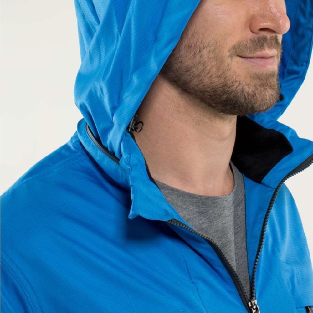 lululemon athletica Men's Blue Windbreaker - Picture 2 of 6